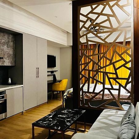 Luxe Apartment By Hey Studio'S Gáziábád Kültér fotó