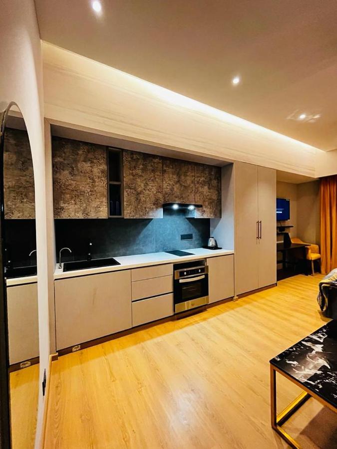 Luxe Apartment By Hey Studio'S Gáziábád Kültér fotó